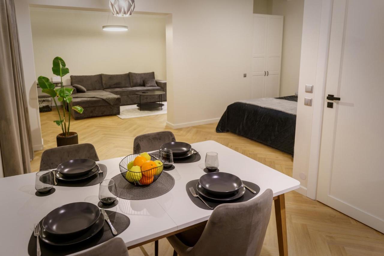 Stylish Apartment In The Heart Of Tallinn, Free Parking Екстериор снимка
